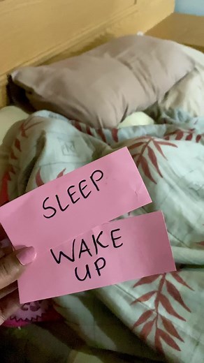 2.8M views · 110K reactions | Index card challenge once more #indexcardchallenge #couple #challenge #couplechallange Nikita Jacobs | Michael N Nikita Jay | Facebook