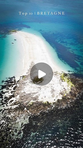 Jonathan Delmares on Instagram: "Top 10 🇫🇷 | Bretagne et ses astuces. 1️⃣ Îles Glenan : Ce paradis se trouve dans le Finistère sud. Des navettes partent de Benodet, Concarneau, Loctudy, Port-la-forêt, Beg Meil ou encore Trevignon. Une fois sur l’île principale vous pourrez louer un kayak pour vous balader de banc de sable en banc de sable. 2️⃣ Arche de Port Blanc : Sur la Presqu’île de Quiberon, il faut s’y rendre pour le coucher de soleil ! 3️⃣ Plage de la Roche Percée : petit endroit caché,
