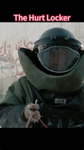 War Is a Drug: Welcome to the Hurt Locker 💣😵 #TheHurtLocker #OscarWinner