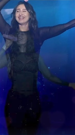 @DhvaniBhanushali #ricorico#bollywood#concert#live#singer#shorts#show#newsong#trending#viral