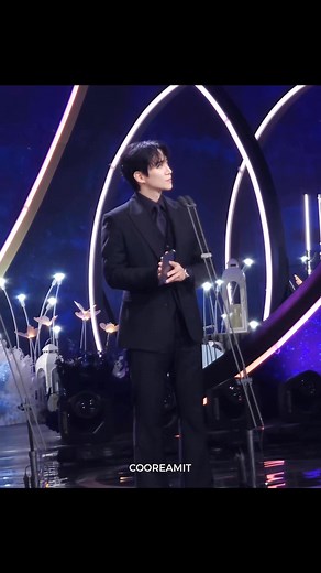 12K views · 1.1K reactions | 251119 Lee Junho at The 46th Blue Dragon Film Awards #junho #kingtheland #post_leejunho #kingthelanddrama #yoona #junhoyoona #limyoona #leejunholimyoona #sorrisoreal #ジュノ #이준호 #leejunho #준호 #rainorshine #wokoflove #theredsleeve #typhoonboss #cashero #typhoonfamily | Alice Junho | Facebook