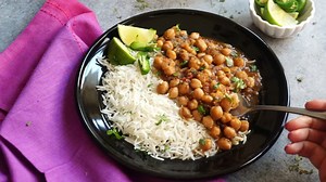 83K views · 72 reactions | Instant Pot Chana Masala is a perfect one-pot recipe for the Indian favorite. Chole Bhatura (Chickpeas Curry) with Naan makes a perfect weekend brunch! {Vegan and gluten free} Full Recipe: https://pipingpotcurry.com/punjabi-chole-instant-pot/ | Piping Pot Curry | Facebook