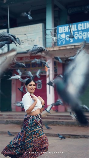 Runa D on Instagram: "Hae Go Sambalpuri song In Frame - @manisha_behera4 Mua - @sonali__makeover_28 Capture by - Lokdeep Photography ✨ Story concept by - @runa_d_shooter #trending #reelsinstagram #sambalpuri #mantuchuria #instagram"