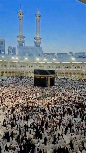 Ya Allah, protect us today, guide us always, and bless the entire Ummah. Ameen 🕋🤲 . #January7th #pathoflight #prayer | Path of Light