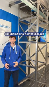 Che cos'è il drenaggio sifonico delle acque piovane? Le precipitazioni estreme e improvvise (le cosiddette "bombe d'acqua") possono facilmente sopraffare i tradizionali sistemi pluviali, provocando danni significativi alle coperture degli edifici. Per gestire rapidamente volumi d'acqua così imponenti è necessaria una tecnologia molto più efficiente delle tradizionali grondaie a gravità. Rainplus consente di drenare l'acqua piovana fino a 10 volte più velocemente rispetto ai normali sistemi pluvi