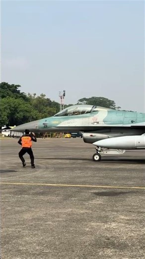 dance skill #airport #fly #airforce #airplane #jet #airlines #aircraft #skills #dance #defence #jet