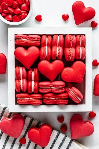 Heart Shaped Macarons (video + template)