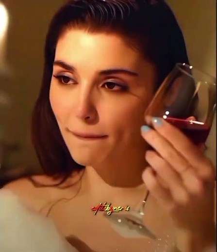 Hande Erçel's UNFORGETTABLE Emotional Range! ✨ #HandeErçel #EdaYıldız #shorts