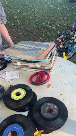 SHOPPING FOR VINYL RECORDS