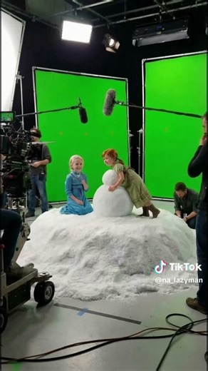Behind the scenes of the movie Frozen..#froze #movie #movies #disneyprincess #behindthescenes