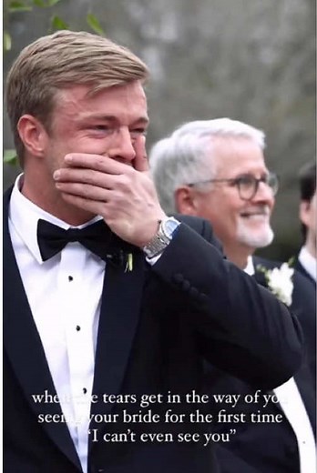 Groom's Priceless Reaction Seeing Bride for the First Time