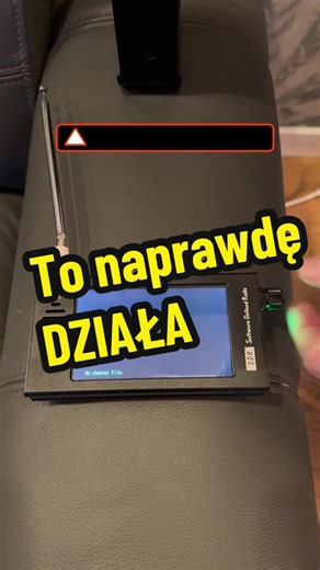 Żyjemy w świecie pełnym technologii. Wi-Fi, telefon komórkowy, Bluetooth — są z nami codziennie, również w naszych domach. W tej rolce pokazuję realny pomiar pola elektromagnetycznego (EMF) w pokoju: ➡️ przy wyłączonym urządzeniu ➡️ oraz po włączeniu mGuard, który pracuje na częstotliwości 72 MHz 🔍 Co warto podkreślić: • sygnały Wi-Fi i Bluetooth nadal są obecne • nie jest to „blokowanie” promieniowania • zmienia się sposób, w jaki energia elektromagnetyczna jest mierzona w przestrzeni Dla nasz