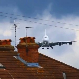 Amazing Approach into London Heathrow! 🎥 By: Pete Trela | Algerian Aviation