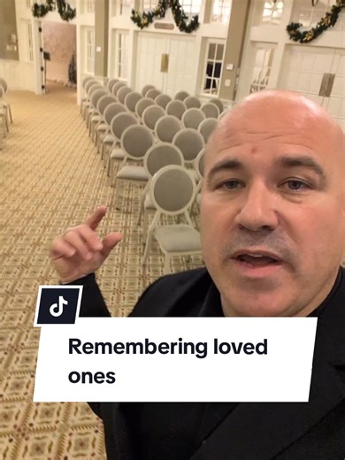 There are a lot of ways you can remember and honor a loved one on wedding day. #weddingduo #weddingmemorial #weddingideas #lossoflovedones #rememberinglovedones