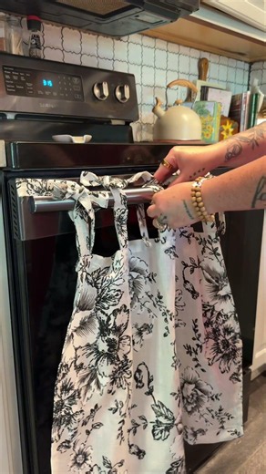 a fun twist on these curtains using them as an oven skirt!#farmhousedecor #amazonfinds