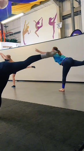 🌟 Building more than just dance moves! 🌟 In every class, children explore fun choreography while mastering technique — from turns that sharpen balance, to kicks that boost strength and flexibility, to leaps that power up coordination and confidence. These aren’t just dance steps — they’re transferable skills that help acrobats and gymnasts shine too! 💪✨ Strong foundations in movement prepare kids to perform with control, agility, and creativity in any arena. Give your child the chance to grow