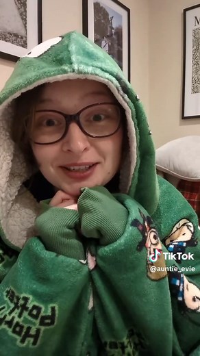 Crocheting a Ron Weasley Blanket During Harry Potter Movie 2