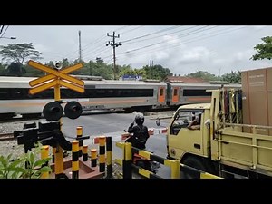LIVE ‼️Nobar Perlintasan Palang Pintu Kereta Api Di Purwokerto ‼️ Railway Crossing In Purwokerto ‼️
