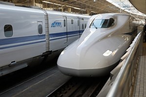三島駅から新幹線で都会に通勤・通学する多くの移住の方たち