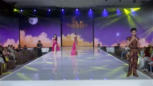 🎥Fit Check! #MAHADEP ผ้าไหมไทย เด็กใส่ได้ …. ผู้ใหญ่ใส่เลิศ 🙏🏻ขอขอบพระคุณ เจ้าของค่าย,ผู้กำกับ ,CEO ที่ให้เกียรติ #model : #Sherliya เดินแฟชั่นโชว์ เวทีแบรนด์ดังระดับโลก ซึ่งมีนางแบบหลากหลายประเทศมาร่วมงาน และรับรางวัลในงานเพชรวัฒนธรรม #MAHADAP #ALICIOTHAILAND #BKIFW #มหาเทพเอ็นเตอร์เทนเม้นท์ #เพชรวัฒนธรรมครั้งที่1 #Fashion #Runway ระดับโลก CDC Crystal Design Center, Bangkok, Thailand