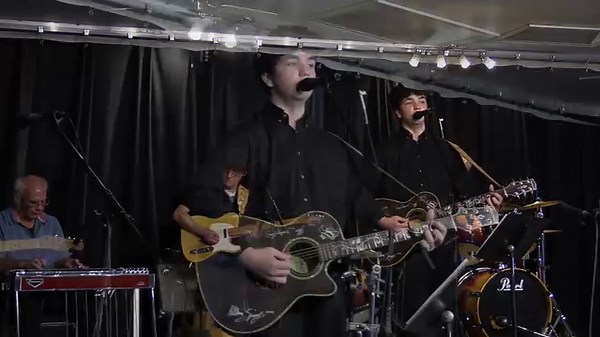 36K views · 850 reactions | Sing me back home. Nick Langile doing a...