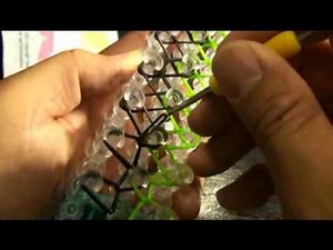 How to make "Diamond" pattern rubber band bracelet using the Rainbow Loom® Kit