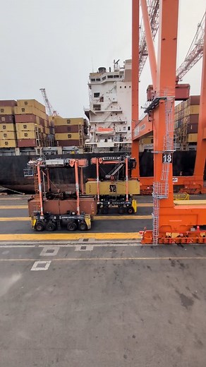 7.9K views · 211 reactions | Have you ever wondered how massive these cargo ships are? They make Straddle Carriers look small. #bluecollar #machineoperator #ila #fyp #straddlecarrier #ilwu #foryoupage #trucks #pov . . . . . . @pork_port_king @trucker_gang | the_machine_operator | Facebook
