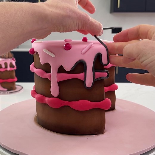 360K views · 16K reactions | Comic Book Style Cartoon Cake  | Zoe's Fancy Cakes | Facebook