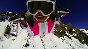 Meet the world’s fastest flying woman | CNN