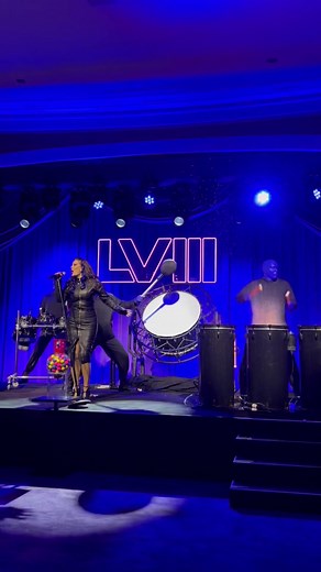 Blue Man Group performs “I Feel Love” for the first time since the Megastar Tour! 🎶🎤 | Blue Man Group