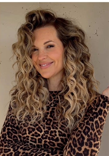 The Curl Edit has arrived ⚡️ @Chris Weber with our first curly transformation 🫶🏻