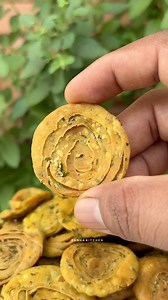 484K views · 2.6K reactions | બનાવી ને લાંબો સમય સ્ટોર કરી શકાય અને સાતમ પર ચા કે કોફી સાથે ખાઈ શકાય તેવી મેથી ની રોલ પુરી- Methi Roll Puri Recipe - Crispy puri #puri #CrispyPuri #gujarati #satam #farsanstyle #kanhakitchen | Kanha Kitchen | Facebook