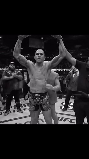 the sleeper gets only dreams🥷🏻 on Instagram: "If this fight took place, who do you think would win?"