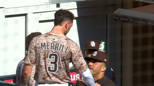 Padres pull a classic bubble gum hat prank | 28/09/2025