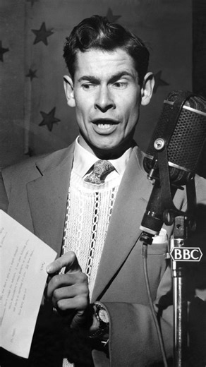 Stanley Baxter - a comedian with a gift for sketches, mimicry and song. #StanleyBaxter (Via BBC Scotland News) | BBC Scotland