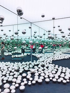 Yayoi Kusama Infinity Mirrored Room: Art Gallery of Ontario
