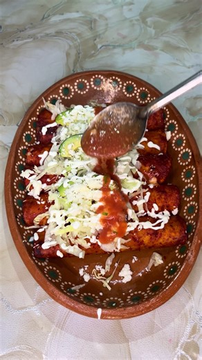 Enchiladas rojas de papas con chorizo receta fácil