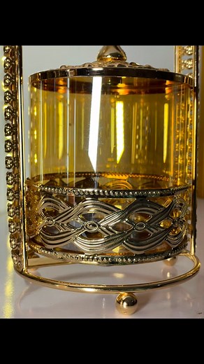 Good evening viewers Just to remind u say na likita dey run better package, Having one Carnister and using it in so many ways, and yes using same Carnister multiple times. Come buy from me and get a free tip on how is done. 😁😁 this particular design with multiple use is going for 94k … @highlight #fypシviralシ2025 #fypシ #foryoupage | Aisha Mahmoud