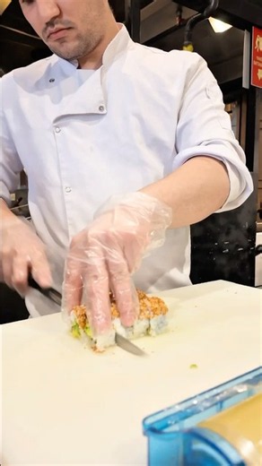 Mastering the Classics: Step-by-Step Dragon Roll & California Roll 🐉 #dragonroll #chef #sushi