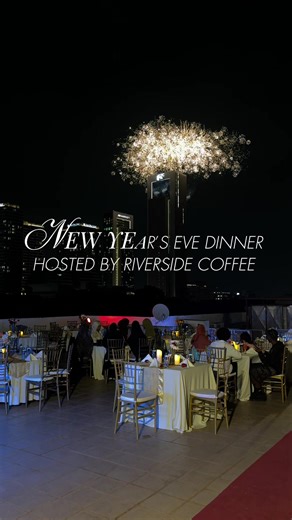 A dinner night full of memories and fireworks hosted by Riverside coffee. #fyp #newyearsevent #nairobifireworks #nairobicafe #fireworks