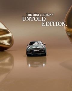 自在優雅的MINI Clubman Untold Edition 正如同不隨波逐流的你 對於工藝精雕細琢的極致追求， 蘊藏於MINI Untold Edition每個設計細節。 奢華的Refined Brass精金元素， 點綴於Sage Green莫蘭迪車身色調之上； 全新專屬輪圈設計，注定是眾人矚目焦點； 座艙的頂級用料與絕美設計， 更是MINI極致工藝的最佳體現！ | MINI