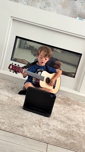 Getting back into his guitar 🎸🔥 | Playing The Guitar