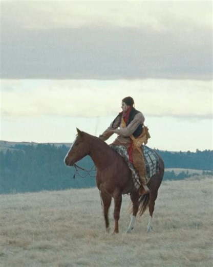 The Most Heartbreaking Shot in 1883: A Bride's Final Stand on the Prairie