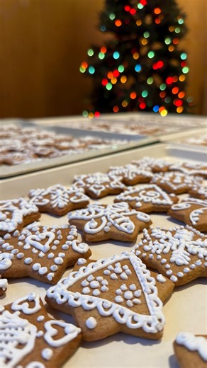 ✨ The Czech Christmas Market is loading… ✨ Nothing says Czech Christmas like the smell of freshly baked gingerbread cookies (perníčky) filling the kitchen! As we get ready for the Czech Christmas Market, the ladies at the Embassy got together to decorate these beautiful Czech gingerbreads — and you’ll be able to buy them at the market this Saturday! 🇨🇿🎄 Want to try making your own at home? Here’s our traditional Czech recipe 👩🏻‍🍳👇 Czech Gingerbread (Perníčky) • 2 ½ cups all-purpose flour 