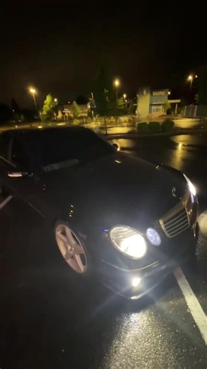 Mercedes W211 Night City Cruise: E350 & AMG Classics