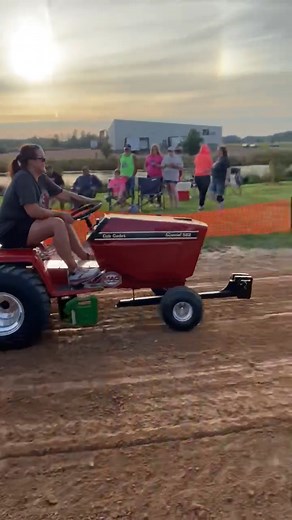 35K views · 401 reactions | Winner of the powder puff pull!! Awesome job! Thank you Wreath for sending this video! | Motorsports Mayhem | Facebook