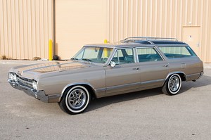 No Reserve: 1965 Oldsmobile Vista Cruiser