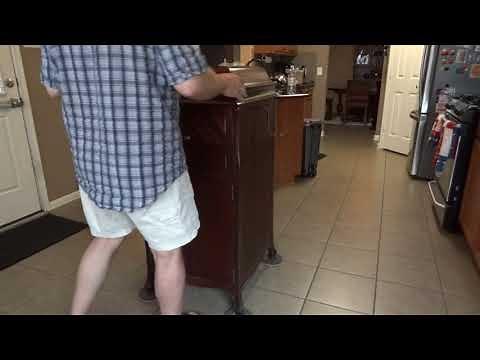 Antique Victor Victrola Talking Machine Mod VV-XIV