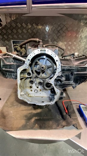 Batterie déchargée/ alternateur en panne ? BMW R1200R LC - @flatwinmotos www.flatwin.be/fr | FlatWin - Atelier motocycle BMW indépendant