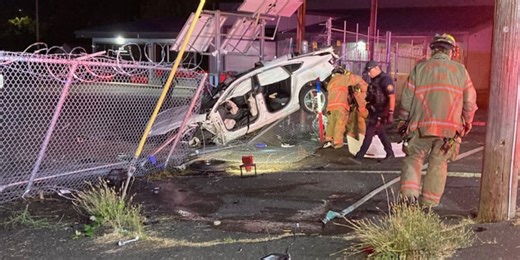 Portland Fire crews respond to 2 fires, crash in 2-hour span overnight